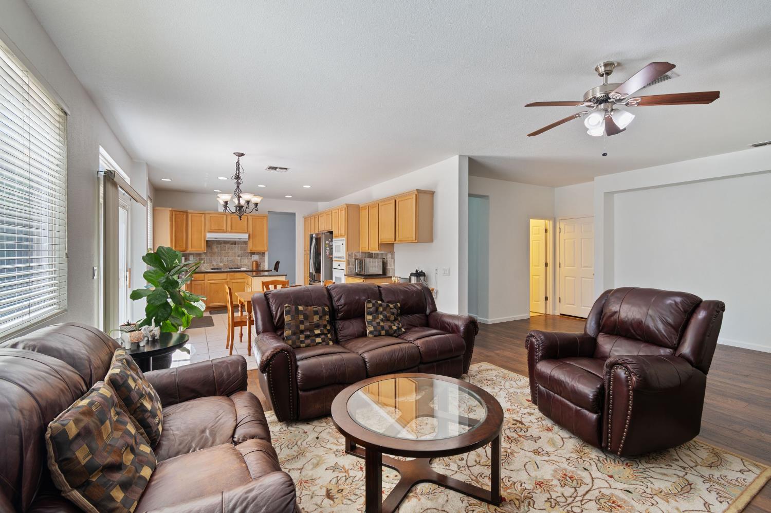 Detail Gallery Image 18 of 42 For 1045 Callander Way, Folsom,  CA 95630 - 4 Beds | 2/1 Baths