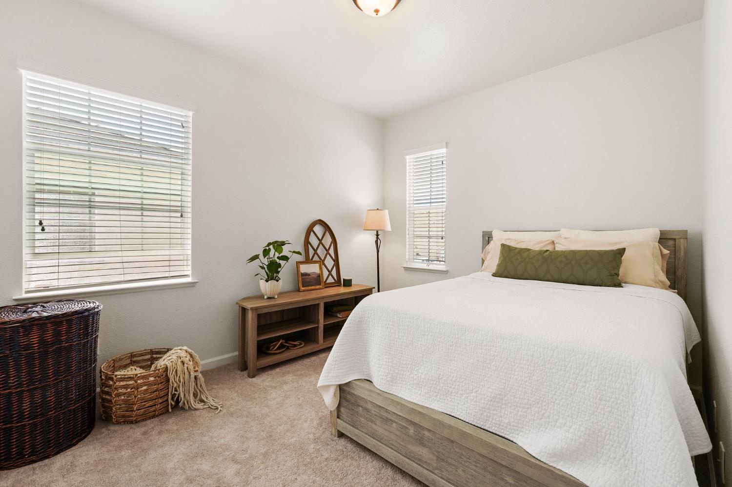 Detail Gallery Image 34 of 48 For 1177 Waverton Ln, Lincoln,  CA 95648 - 4 Beds | 2/1 Baths