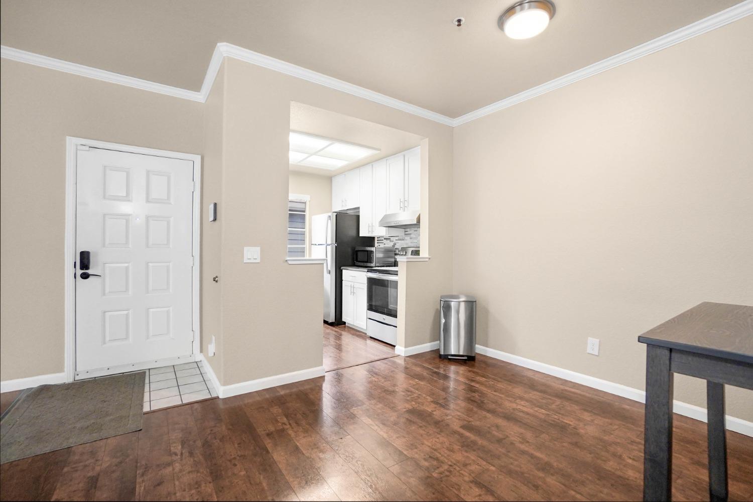 Detail Gallery Image 7 of 26 For 709 Waterford, Pinole,  CA 94564 - 2 Beds | 1 Baths