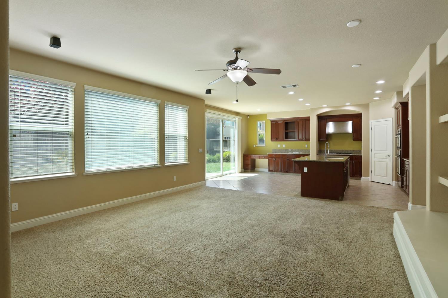 Detail Gallery Image 24 of 68 For 10305 Bridgeview Ln, Stockton,  CA 95219 - 5 Beds | 3 Baths