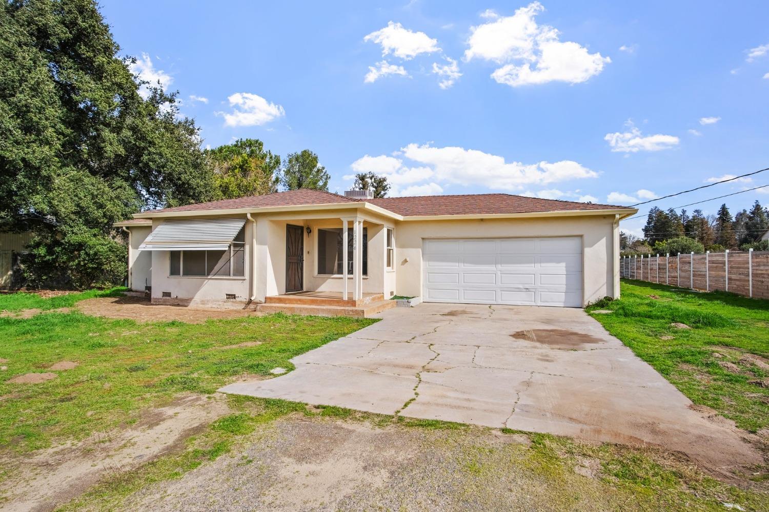 Detail Gallery Image 2 of 31 For 1224 N Central Ave, Modesto,  CA 95351 - 2 Beds | 2 Baths