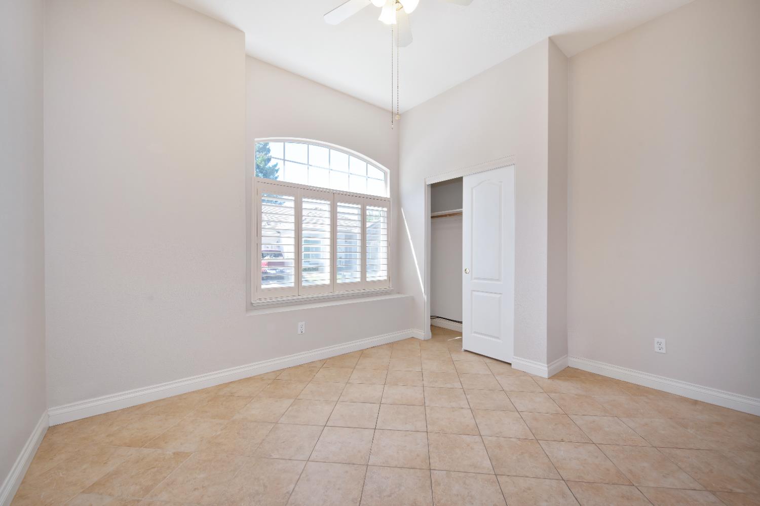 Detail Gallery Image 15 of 44 For 12040 Gold Arbor Ln, Gold River,  CA 95670 - 3 Beds | 2 Baths