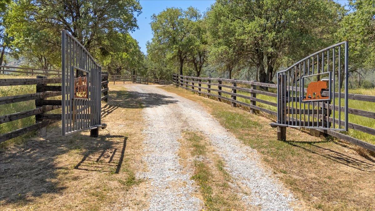 Detail Gallery Image 5 of 97 For 9267 7r Bar Rd, Angels Camp,  CA 95222 - 3 Beds | 3/1 Baths