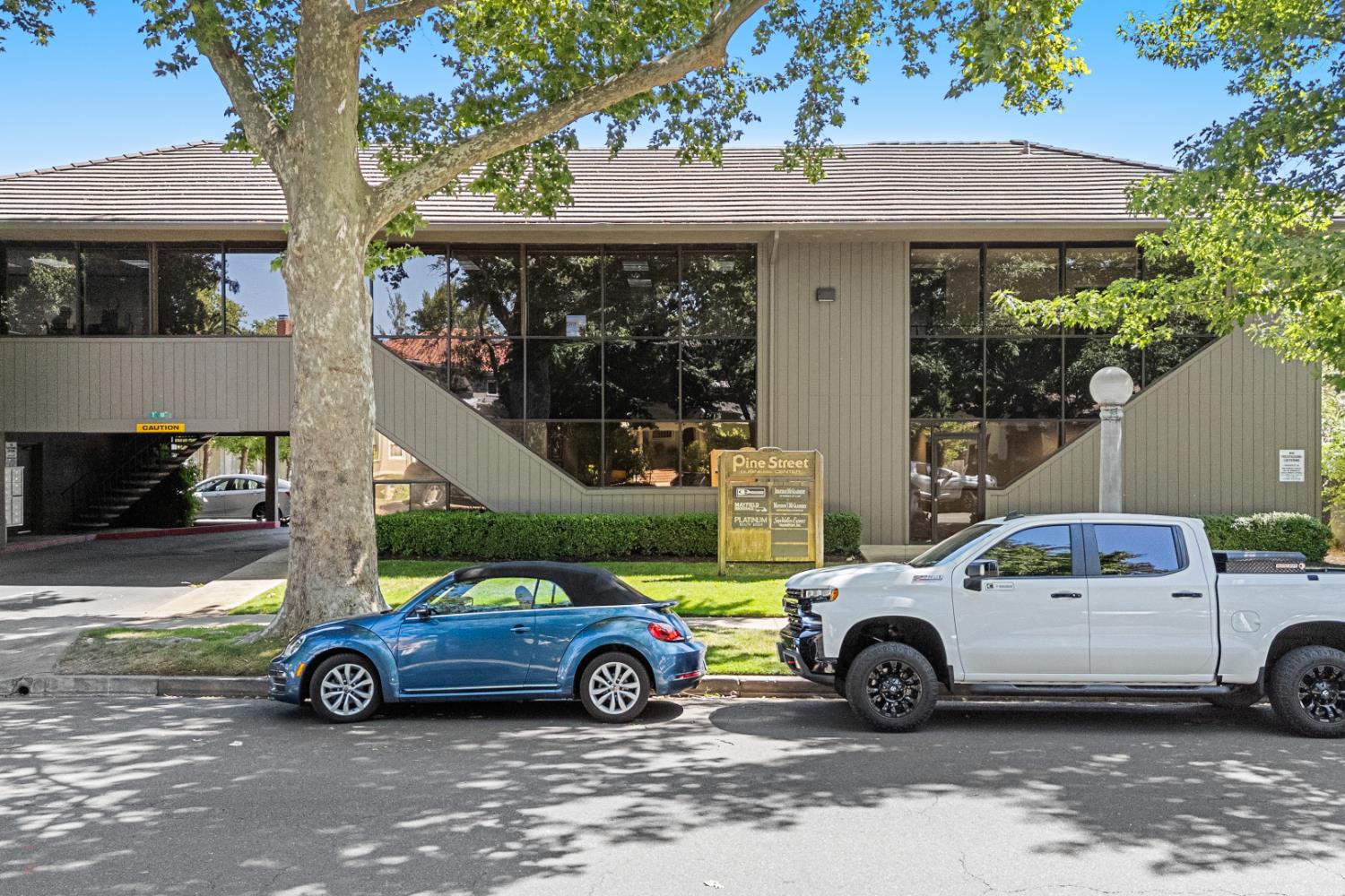 Detail Gallery Image 2 of 33 For 420 W Pine St, Lodi,  CA 95240 - – Beds | – Baths