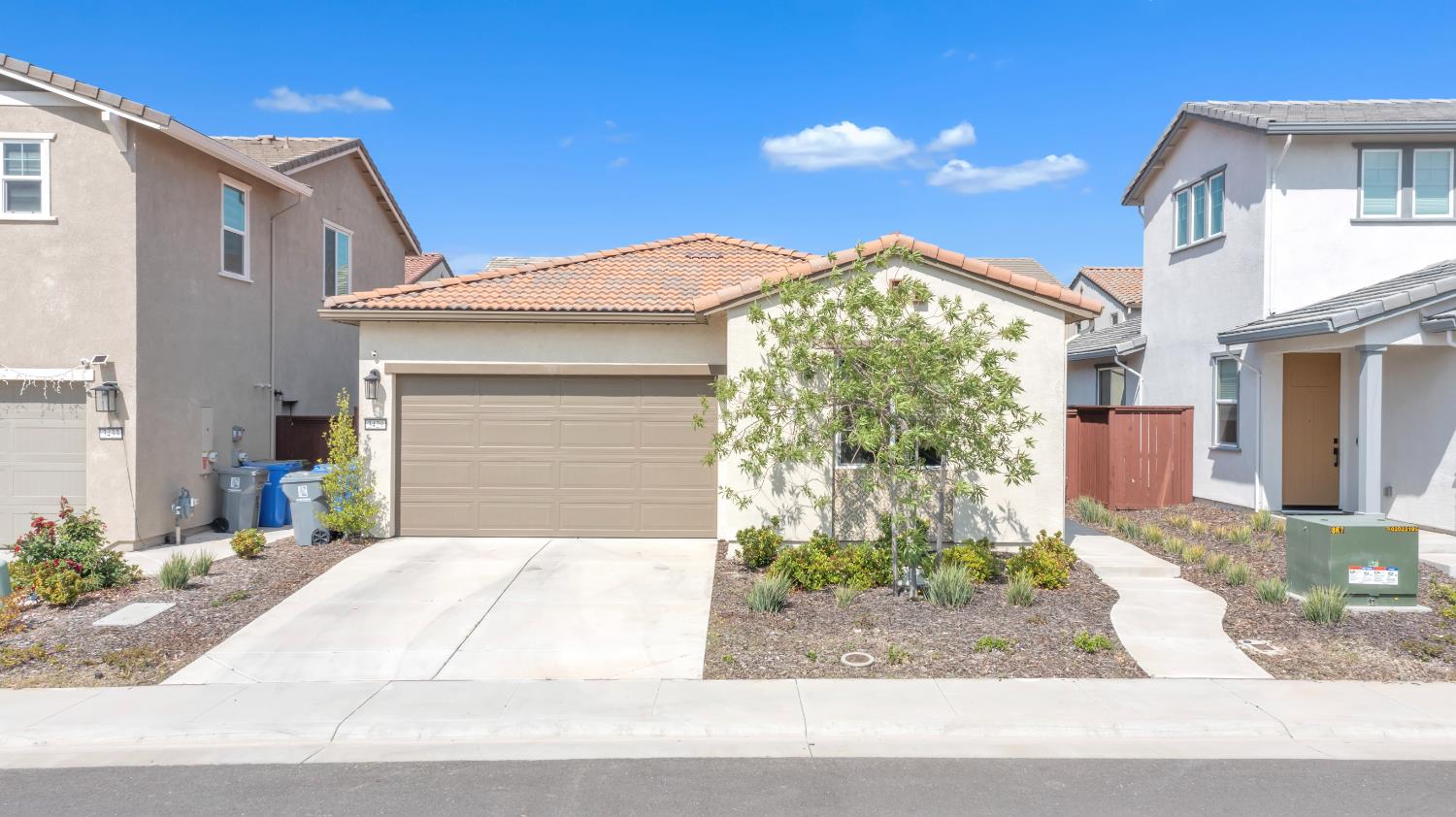 Detail Gallery Image 1 of 35 For 3429 Tall Oaks Bend Way, Folsom,  CA 95630 - 3 Beds | 2 Baths