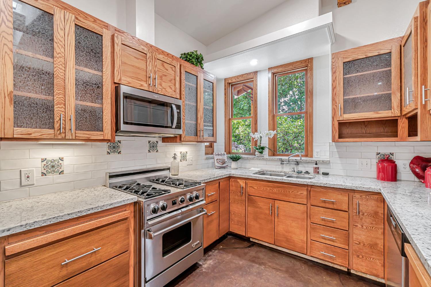 Isabella Avenue, Fair Oaks, California image 4