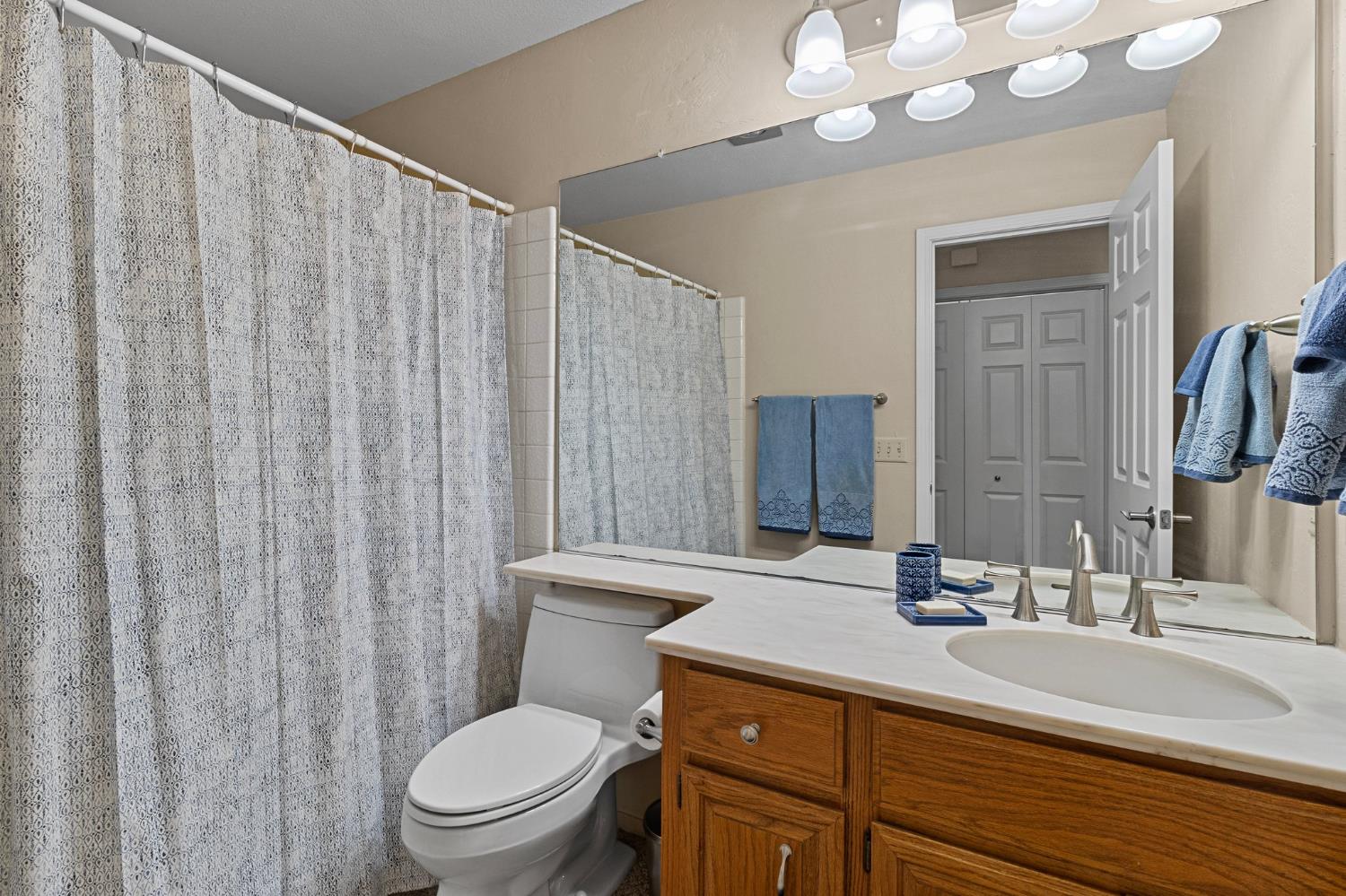 Detail Gallery Image 22 of 28 For 290 W Rumble Rd a,  Modesto,  CA 95350 - 2 Beds | 2 Baths