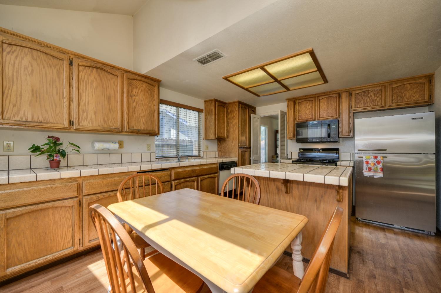 Detail Gallery Image 18 of 42 For 7827 River Estates Dr, Sacramento,  CA 95831 - 3 Beds | 2 Baths