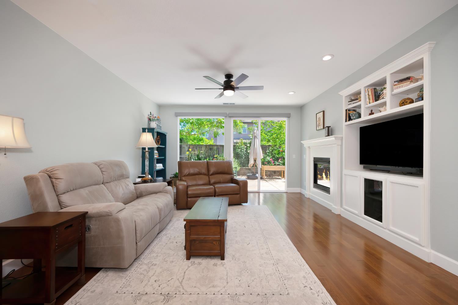 Detail Gallery Image 15 of 46 For 1123 Meredith Way, Folsom,  CA 95630 - 4 Beds | 2 Baths
