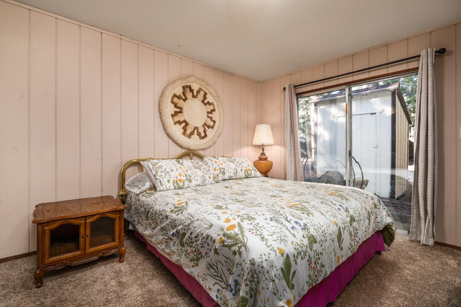 Detail Gallery Image 19 of 44 For 1644 Crystal Air Dr, South Lake Tahoe,  CA 96150 - 3 Beds | 1/1 Baths