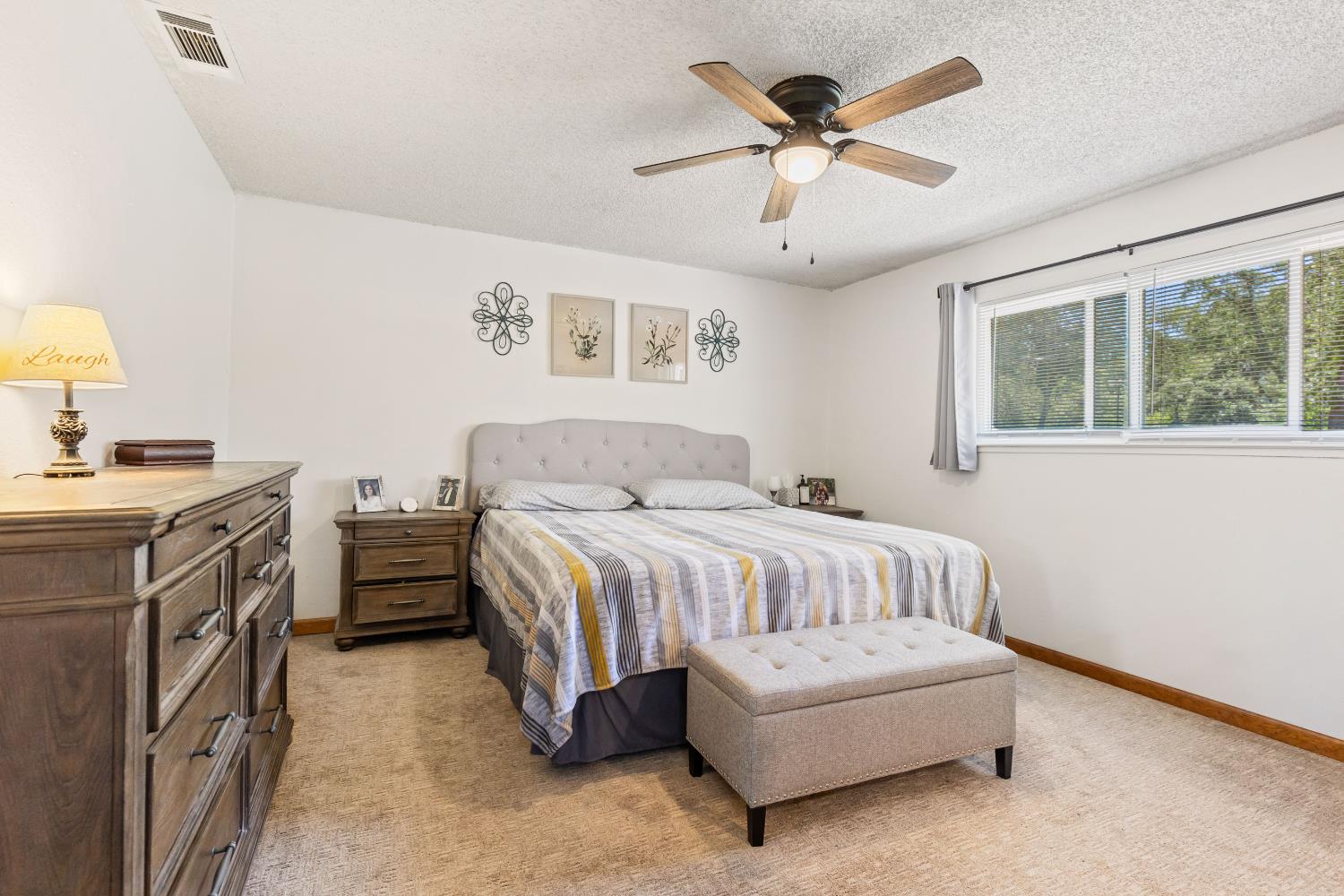 Detail Gallery Image 8 of 17 For 6527 Mel Ct, Citrus Heights,  CA 95610 - 3 Beds | 2 Baths