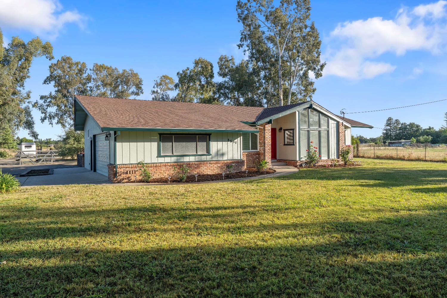 Detail Gallery Image 2 of 62 For 8651 Bader Rd, Elk Grove,  CA 95624 - 3 Beds | 2 Baths
