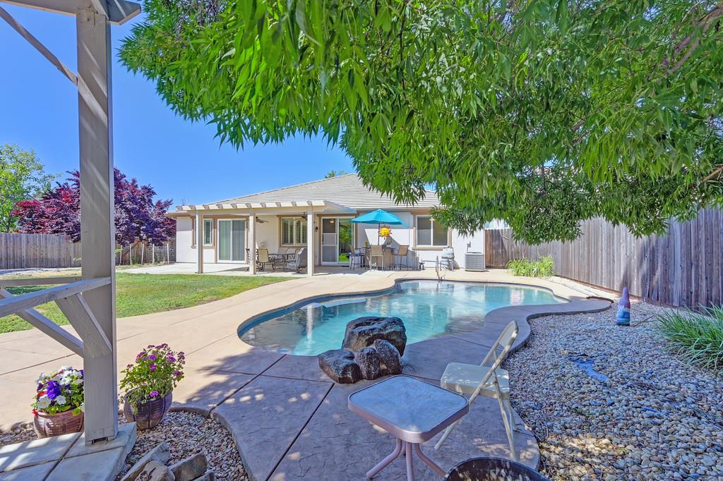 Detail Gallery Image 62 of 71 For 10317 Moura Ct, Elk Grove,  CA 95757 - 4 Beds | 2/1 Baths
