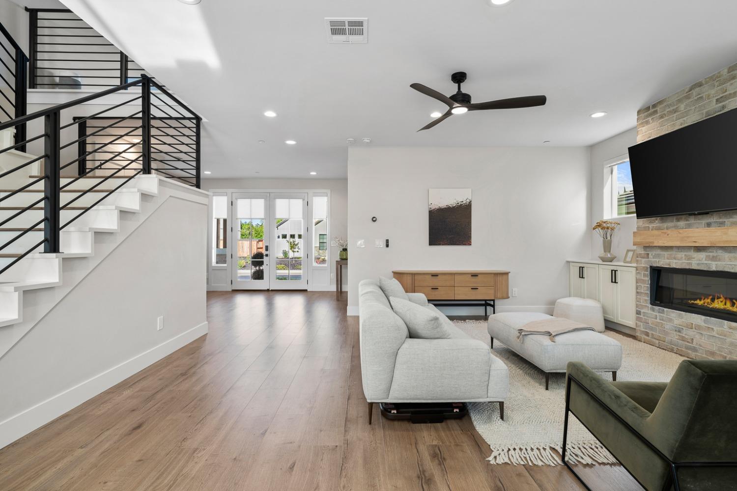 Detail Gallery Image 9 of 51 For 4020 Della Ct, Rocklin,  CA 95677 - 4 Beds | 2/1 Baths