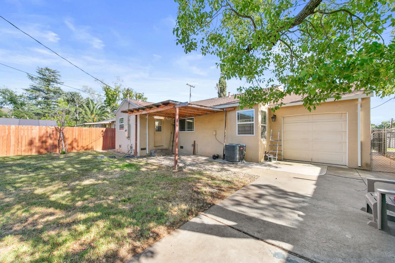 Detail Gallery Image 34 of 37 For 4309 23rd Ave, Sacramento,  CA 95820 - 3 Beds | 1 Baths