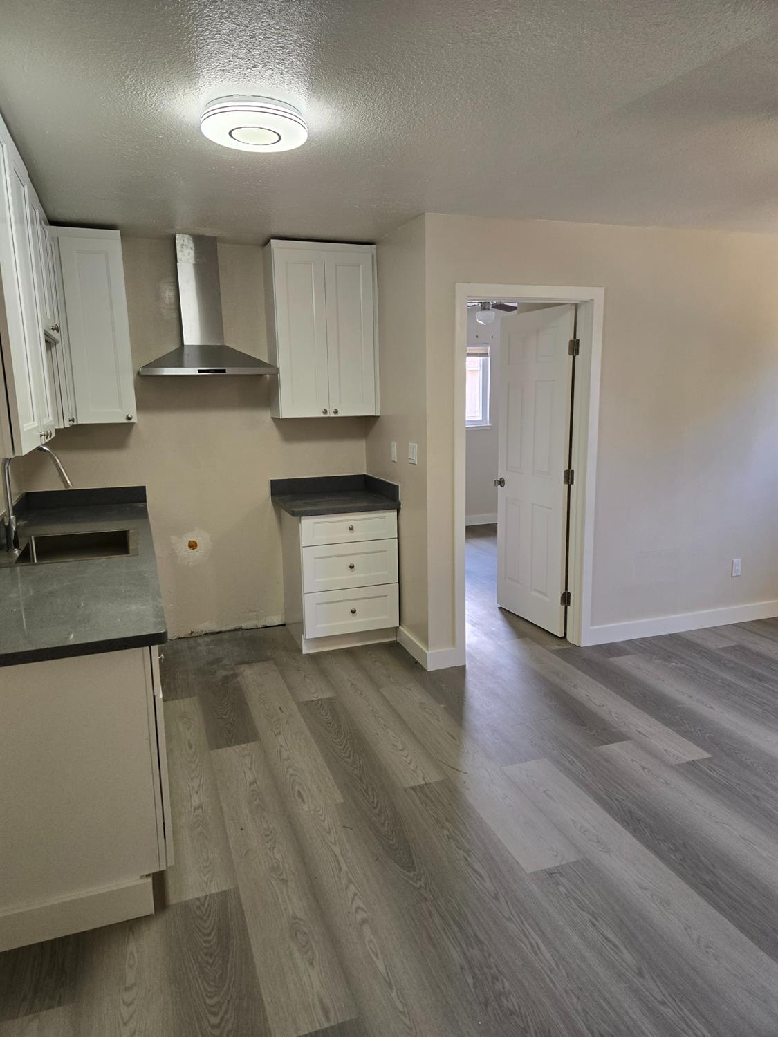Detail Gallery Image 2 of 10 For 1036 N 1036 N Sutter St St #1,  Stockton,  CA 95202 - 1 Beds | 1 Baths