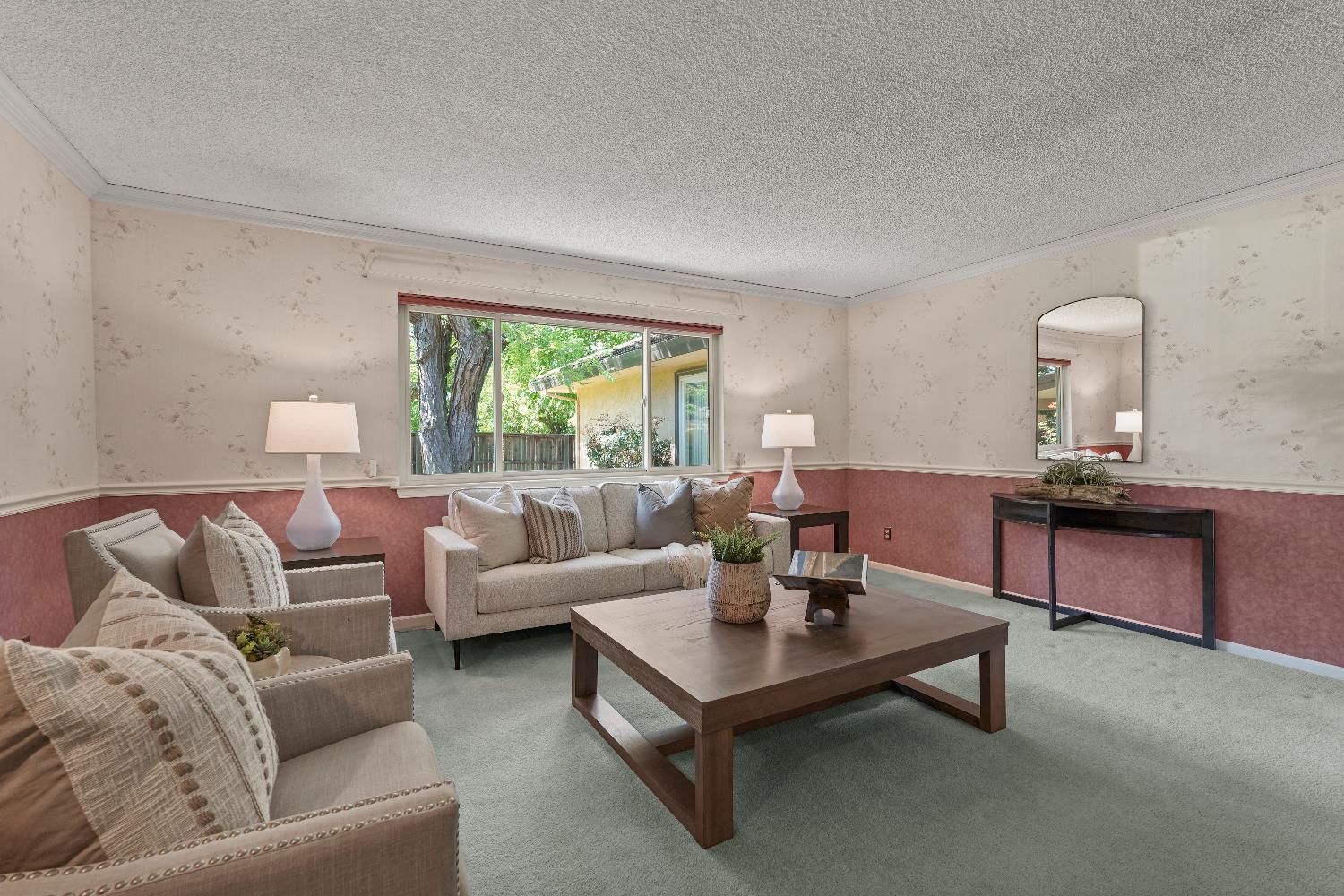 Detail Gallery Image 5 of 39 For 6400 Scenic Oak Ct, Carmichael,  CA 95608 - 4 Beds | 2/1 Baths