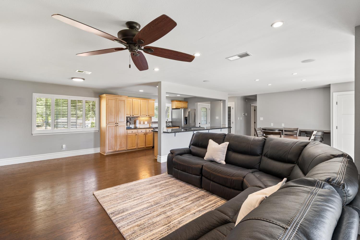 Detail Gallery Image 12 of 78 For 7332 West Ln, Granite Bay,  CA 95746 - 3 Beds | 2 Baths