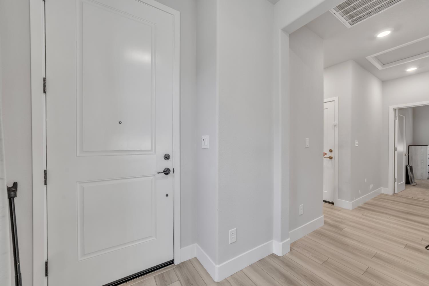 Detail Gallery Image 5 of 35 For 3429 Tall Oaks Bend Way, Folsom,  CA 95630 - 3 Beds | 2 Baths