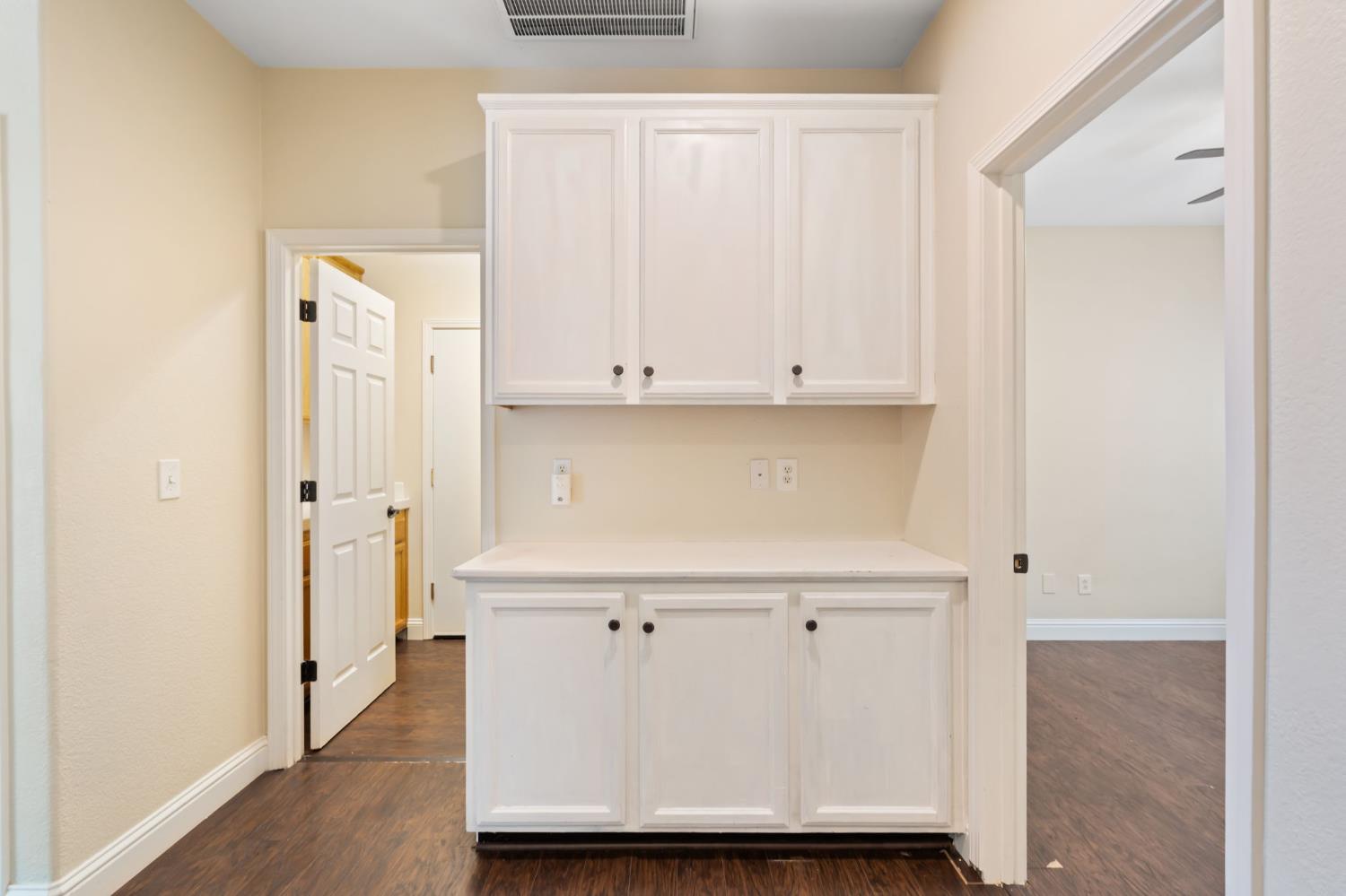 Detail Gallery Image 19 of 23 For 6530 Mystery Mountain Way, Rocklin,  CA 95765 - 3 Beds | 2 Baths