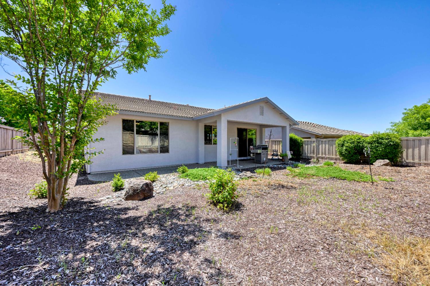 Detail Gallery Image 17 of 19 For 2856 Black Hawk Ln, Lincoln,  CA 95648 - 2 Beds | 2 Baths