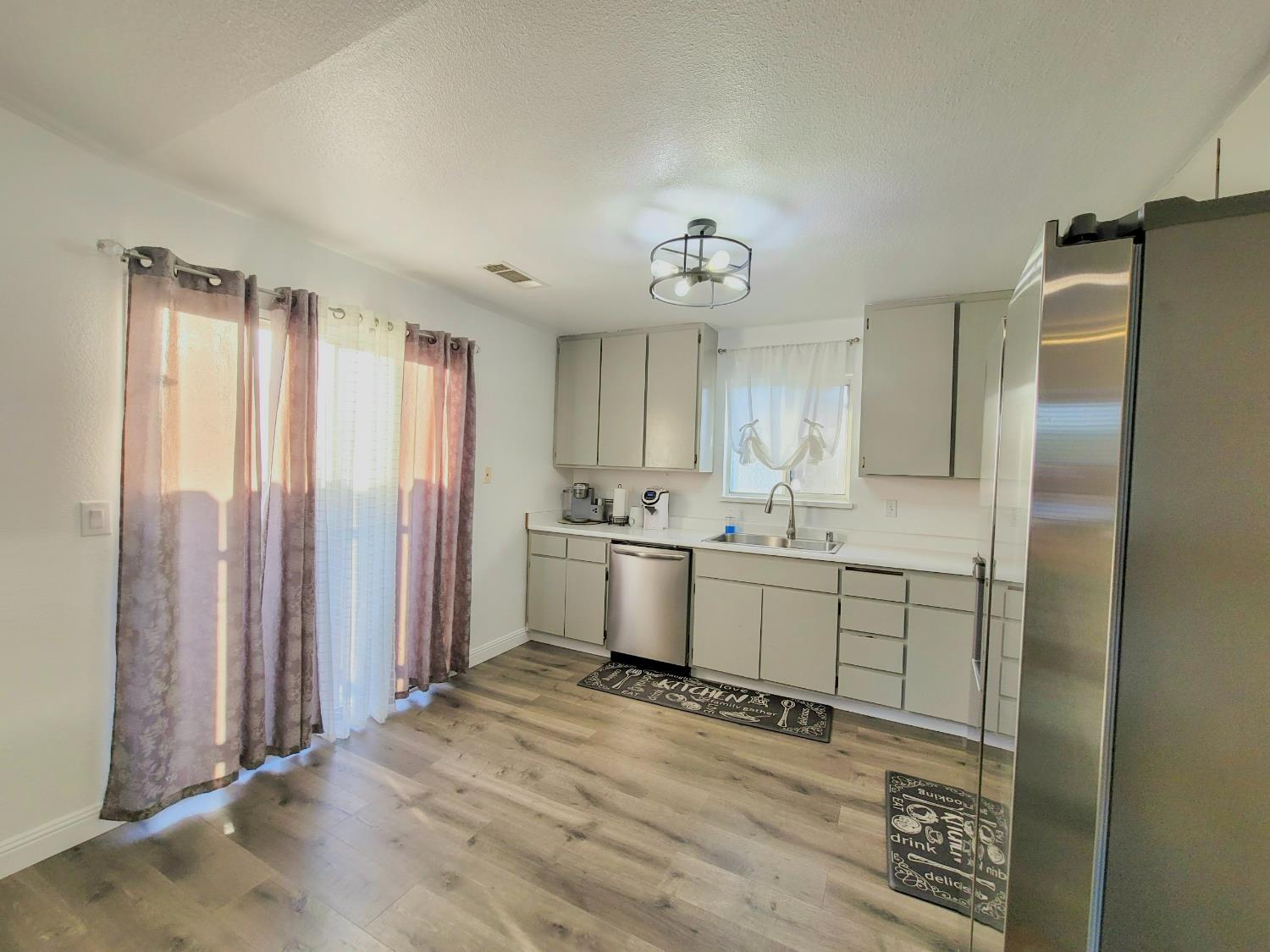 Detail Gallery Image 14 of 30 For 1485 Hansen Ave, Merced,  CA 95340 - 3 Beds | 2 Baths