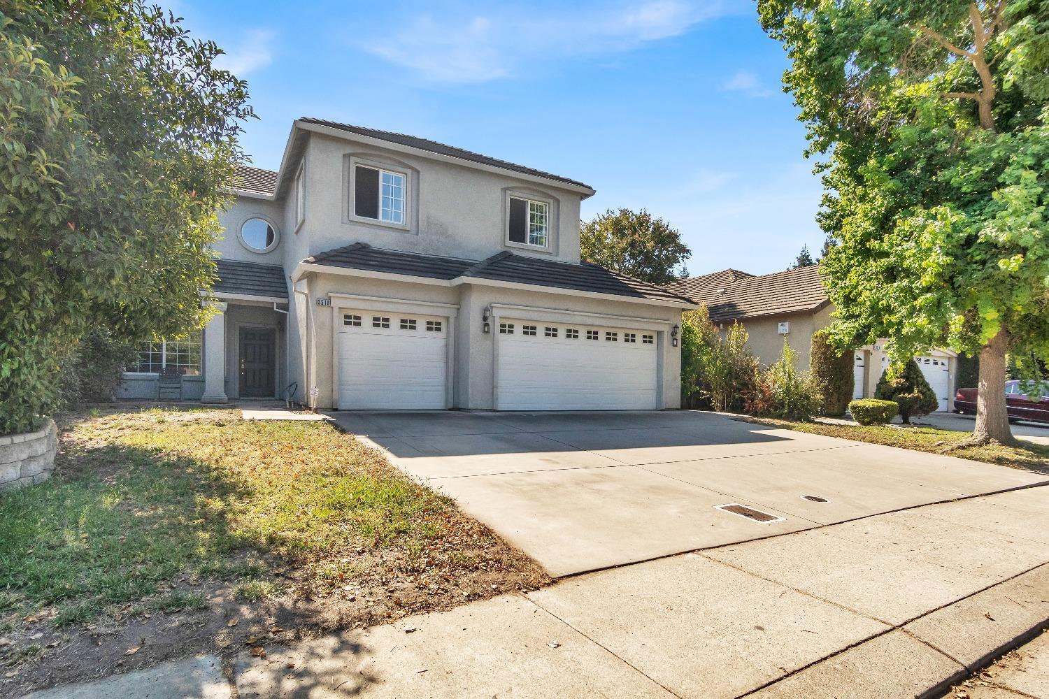 Detail Gallery Image 3 of 49 For 3510 Iron Canyon Cir, Stockton,  CA 95209 - 5 Beds | 3 Baths