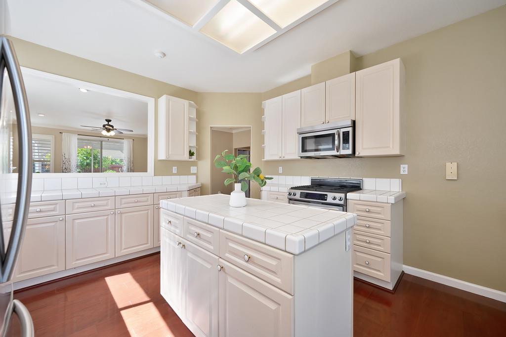 Detail Gallery Image 12 of 48 For 10134 Creek Trail Cir, Stockton,  CA 95209 - 3 Beds | 2 Baths