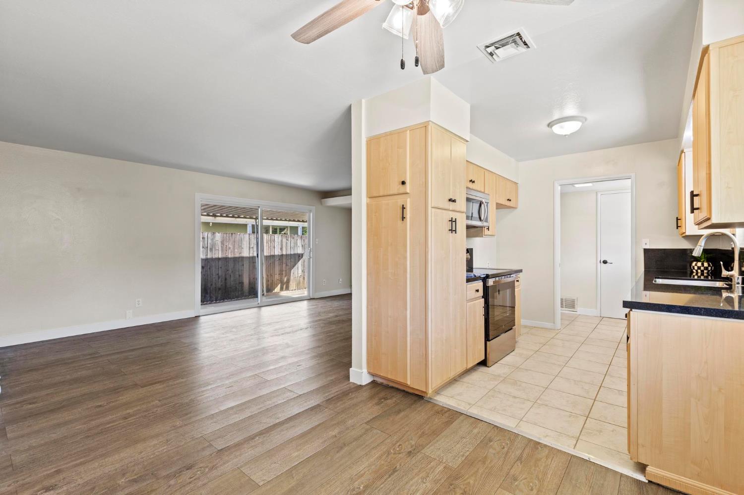 Detail Gallery Image 12 of 36 For 1713 Ramirez St #11,  Marysville,  CA 95901 - 3 Beds | 2 Baths