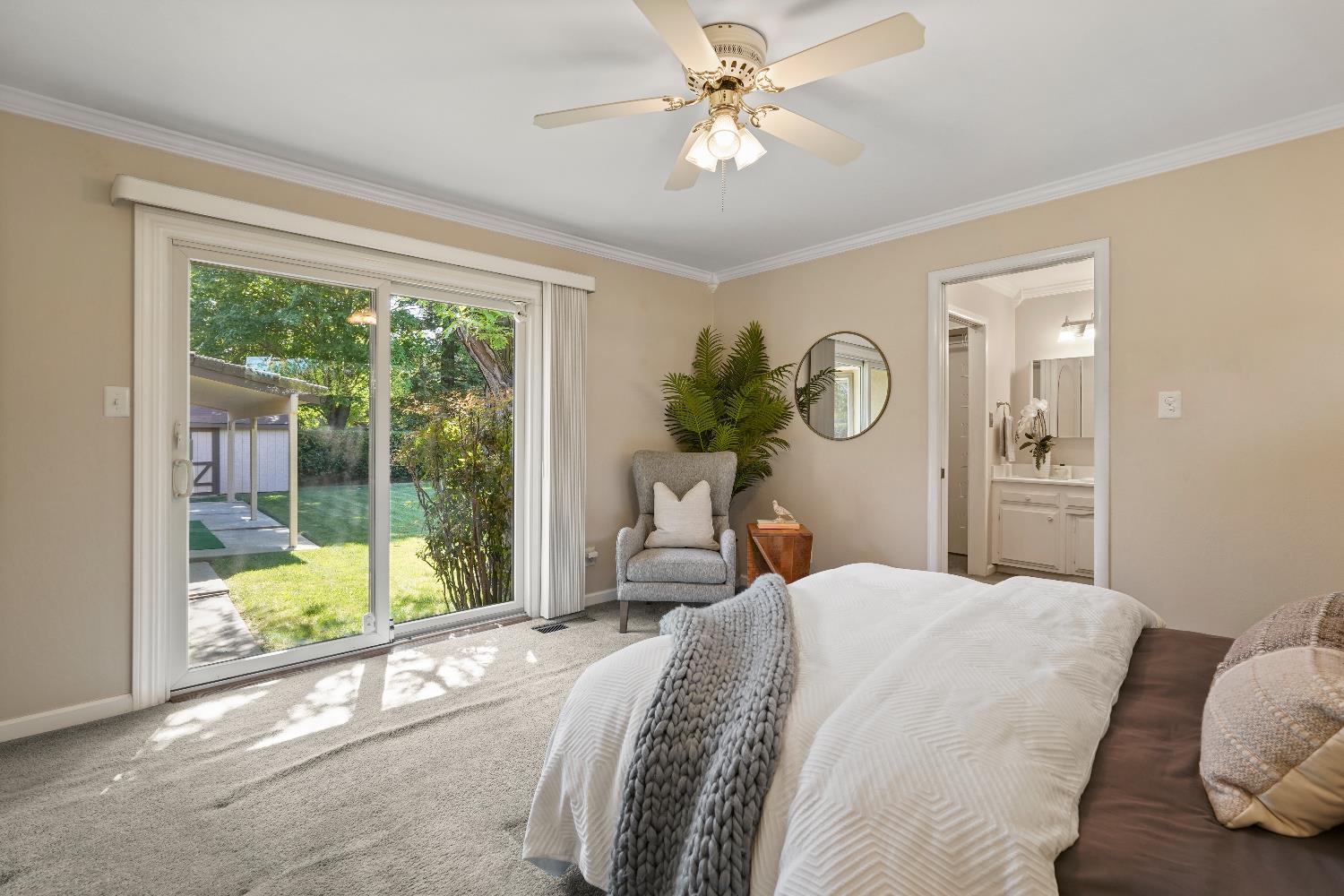 Detail Gallery Image 24 of 39 For 6400 Scenic Oak Ct, Carmichael,  CA 95608 - 4 Beds | 2/1 Baths