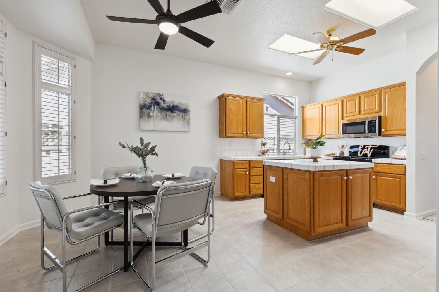 Detail Gallery Image 18 of 38 For 5237 Sugar Pine Loop, Roseville,  CA 95747 - 2 Beds | 2 Baths