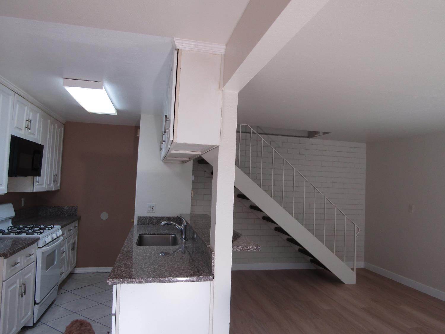 Detail Gallery Image 7 of 22 For 4524 Greenholme Dr #2,  Sacramento,  CA 95842 - 2 Beds | 1 Baths