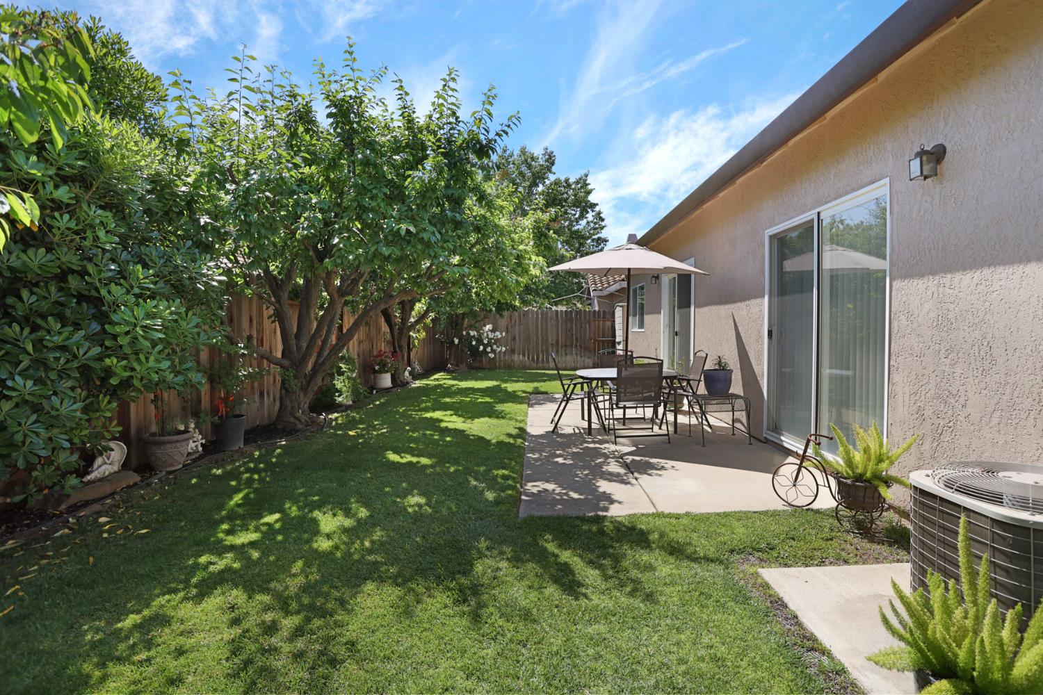 Detail Gallery Image 40 of 41 For 1930 Crystalwood Ln, Lodi,  CA 95242 - 3 Beds | 2 Baths