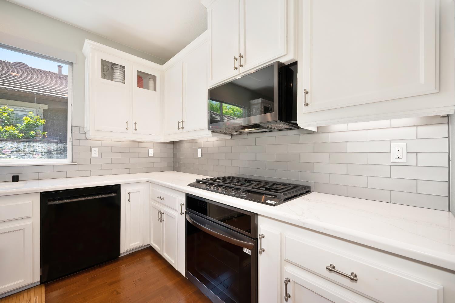 Detail Gallery Image 13 of 46 For 1123 Meredith Way, Folsom,  CA 95630 - 4 Beds | 2 Baths
