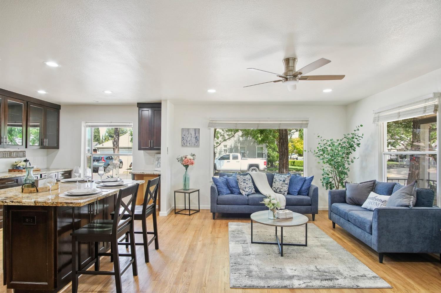 Detail Gallery Image 3 of 28 For 1909 W Harding Way, Stockton,  CA 95203 - 2 Beds | 1 Baths