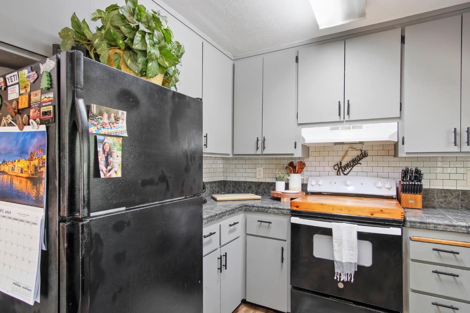 Detail Gallery Image 9 of 25 For 21924 Feather River Dr, Sonora,  CA 95370 - 2 Beds | 1 Baths