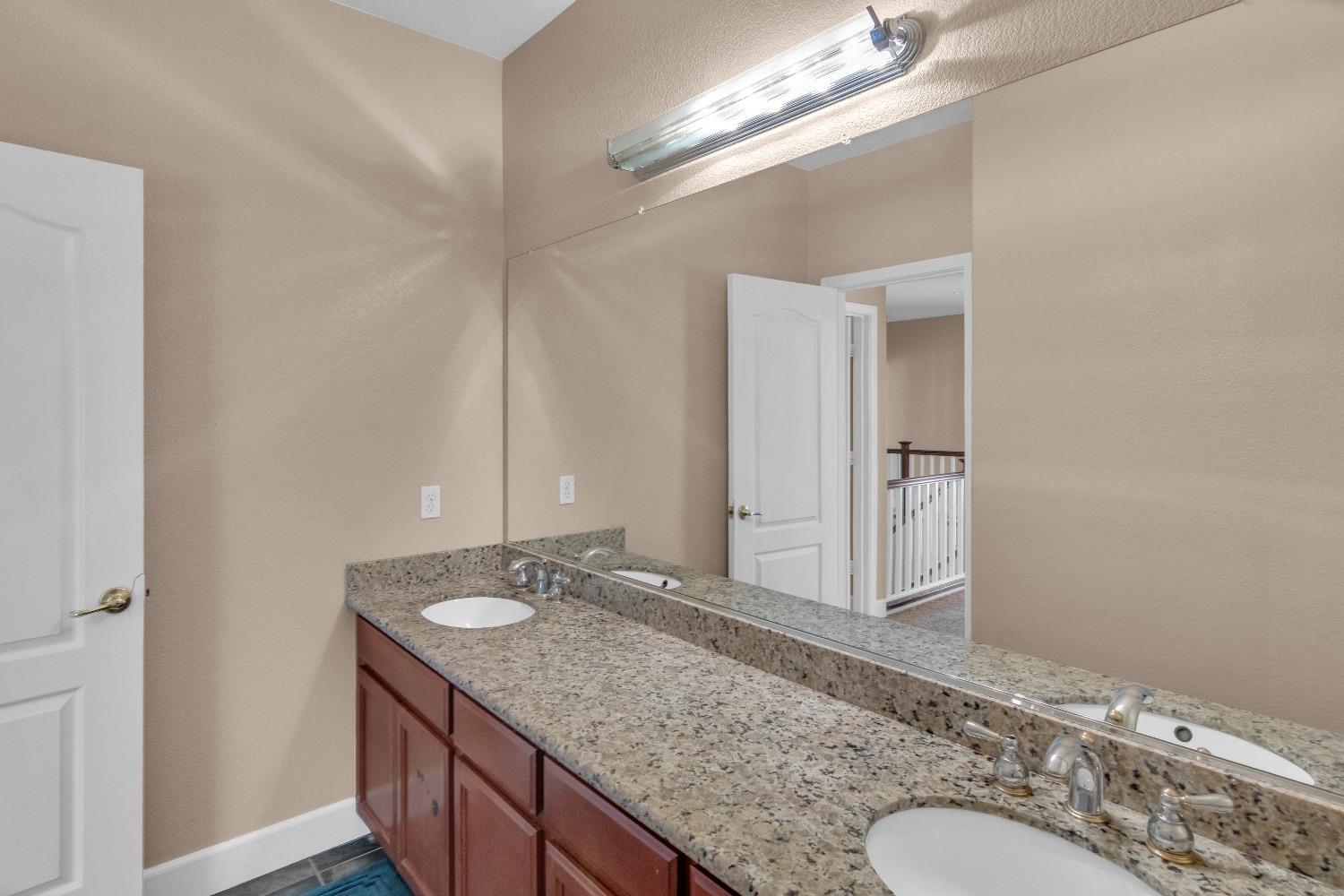 Detail Gallery Image 18 of 49 For 3510 Iron Canyon Cir, Stockton,  CA 95209 - 5 Beds | 3 Baths