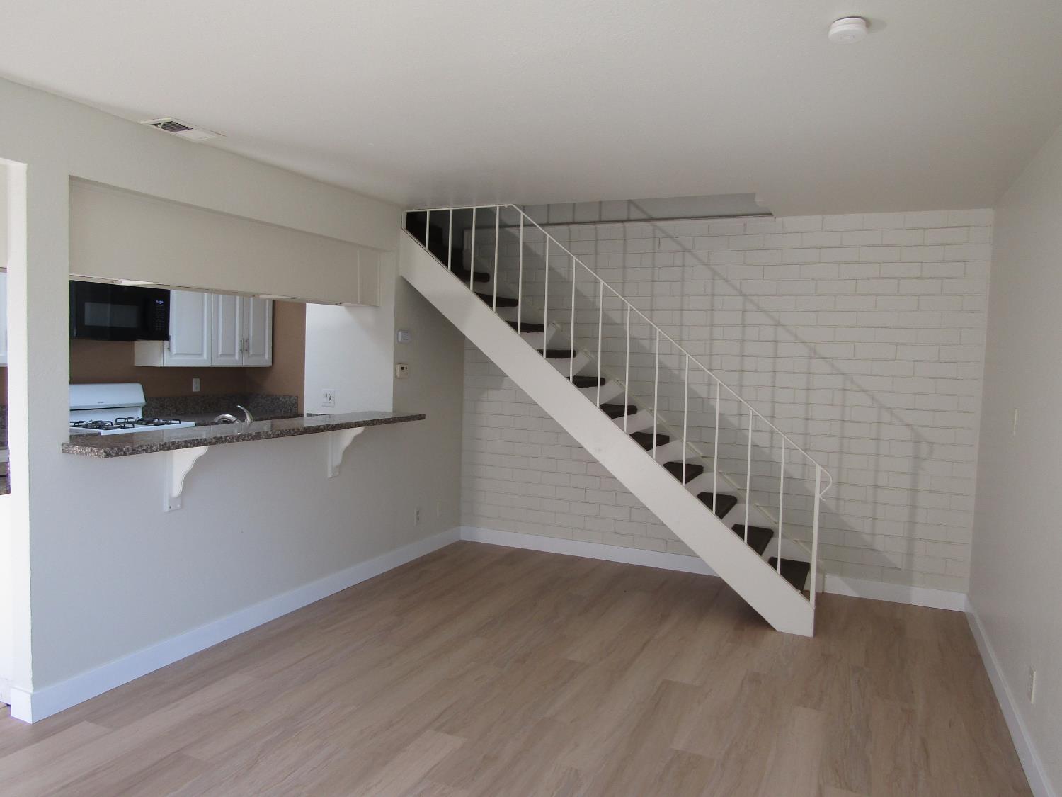 Detail Gallery Image 6 of 22 For 4524 Greenholme Dr #2,  Sacramento,  CA 95842 - 2 Beds | 1 Baths