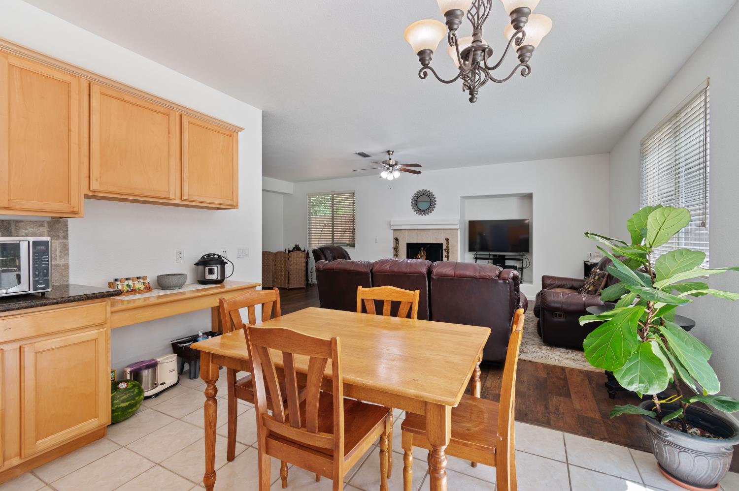 Detail Gallery Image 15 of 42 For 1045 Callander Way, Folsom,  CA 95630 - 4 Beds | 2/1 Baths