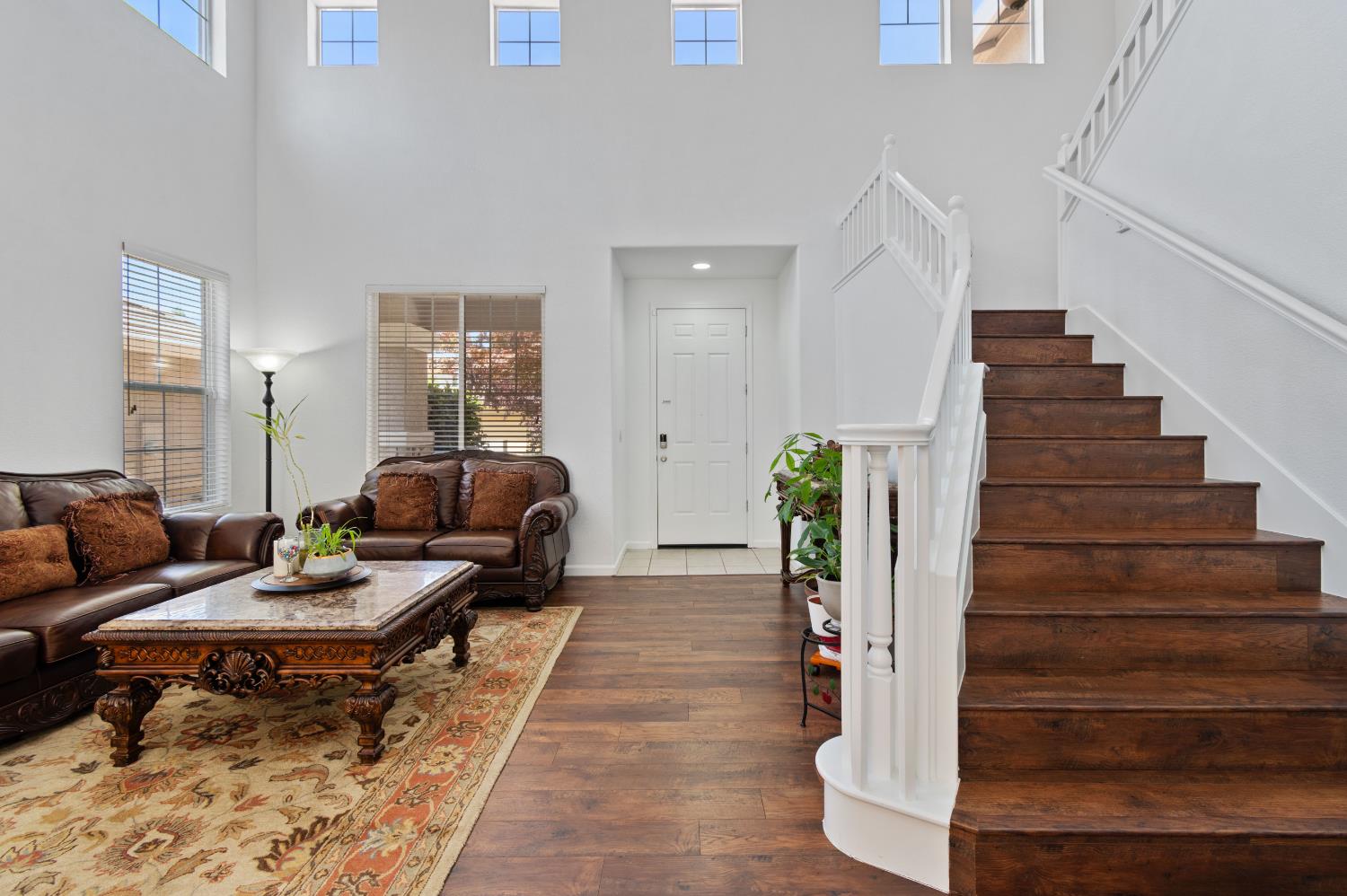Detail Gallery Image 3 of 42 For 1045 Callander Way, Folsom,  CA 95630 - 4 Beds | 2/1 Baths