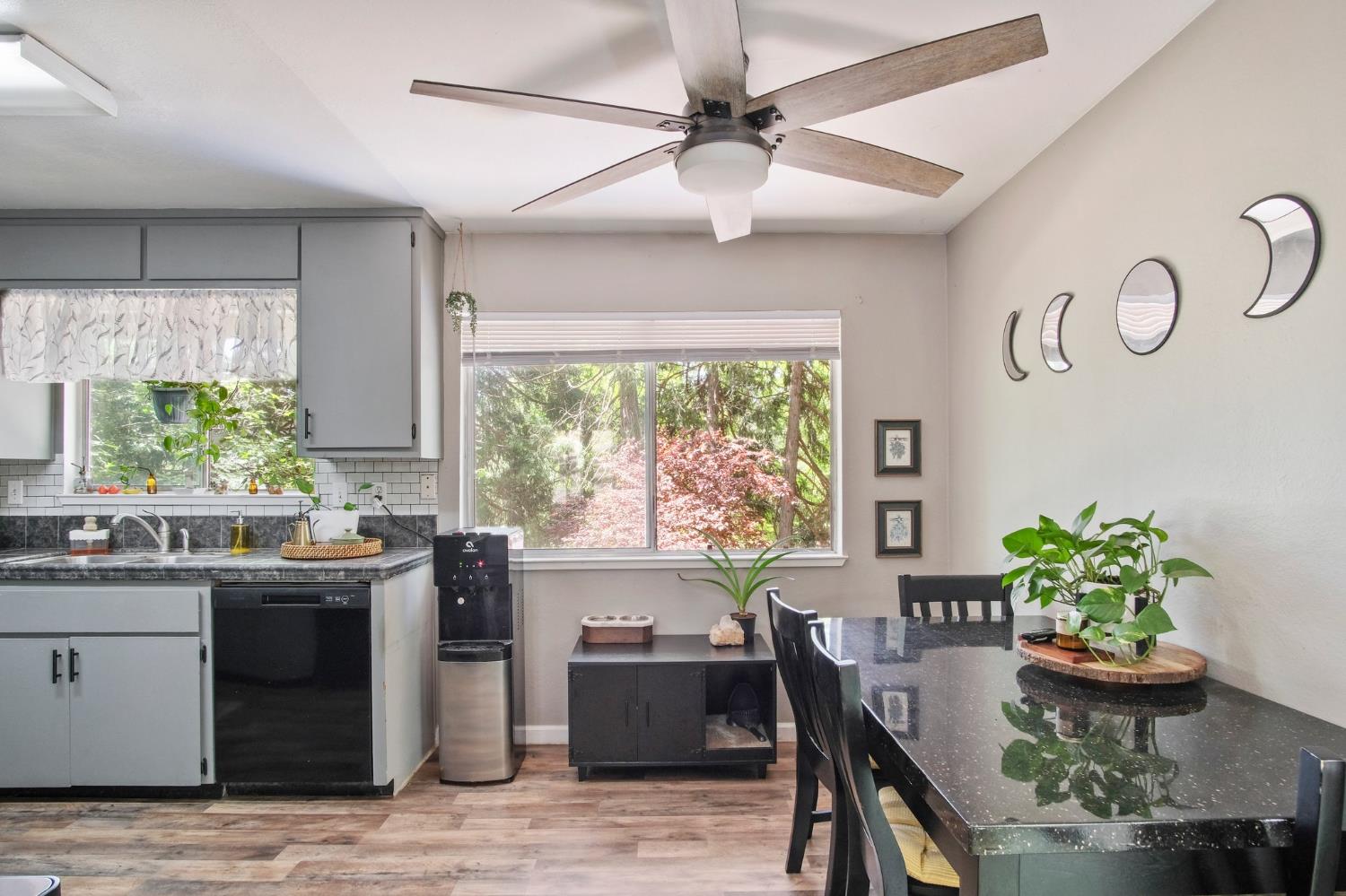 Detail Gallery Image 7 of 25 For 21924 Feather River Dr, Sonora,  CA 95370 - 2 Beds | 1 Baths
