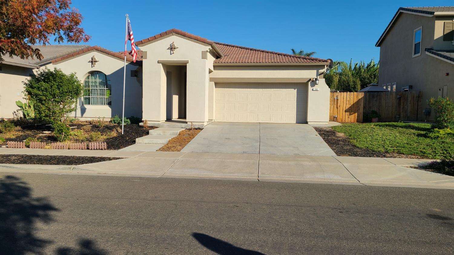 Detail Gallery Image 1 of 13 For 144 Lemon Blossom Ln, Patterson,  CA 95363 - 3 Beds | 2 Baths