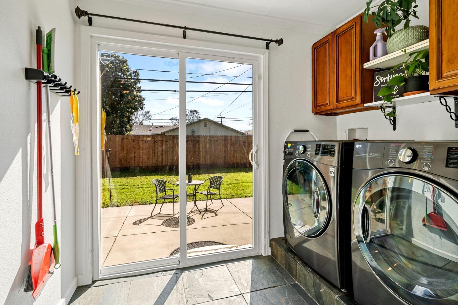 Detail Gallery Image 18 of 31 For 2052 Elmwood Ave, Stockton,  CA 95204 - 2 Beds | 1 Baths