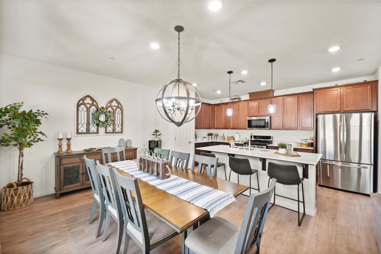 Detail Gallery Image 18 of 55 For 257 Bywell Bridge Cir, Sacramento,  CA 95823 - 3 Beds | 2/1 Baths