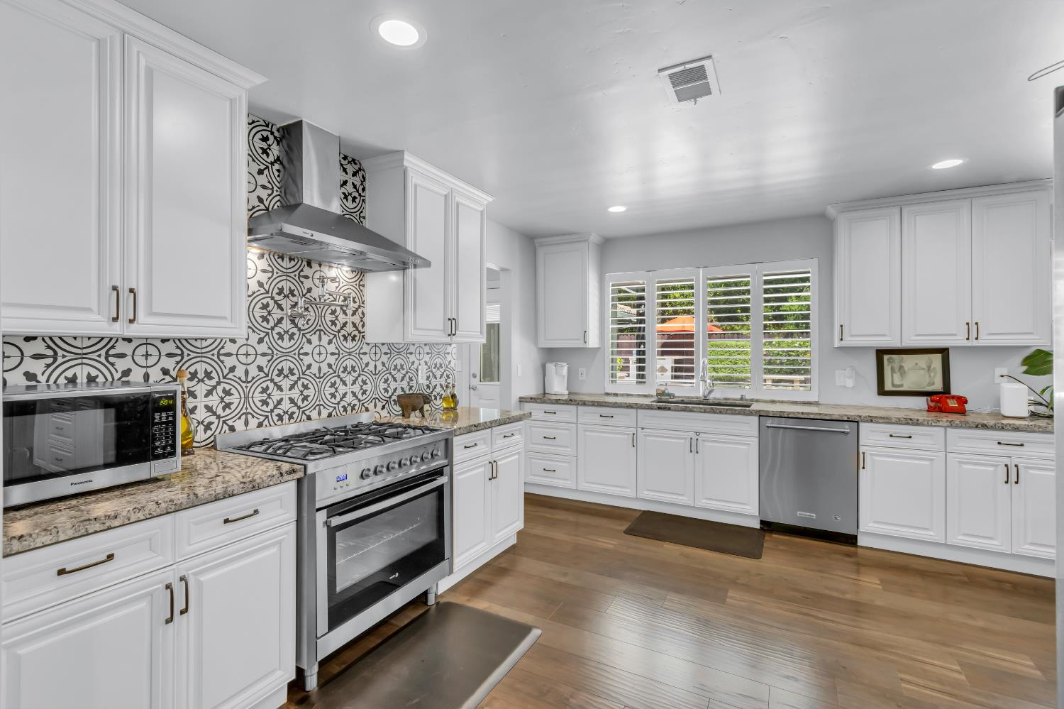 Detail Gallery Image 61 of 94 For 590 Kevington Ct, Sacramento,  CA 95864 - 4 Beds | 3/1 Baths