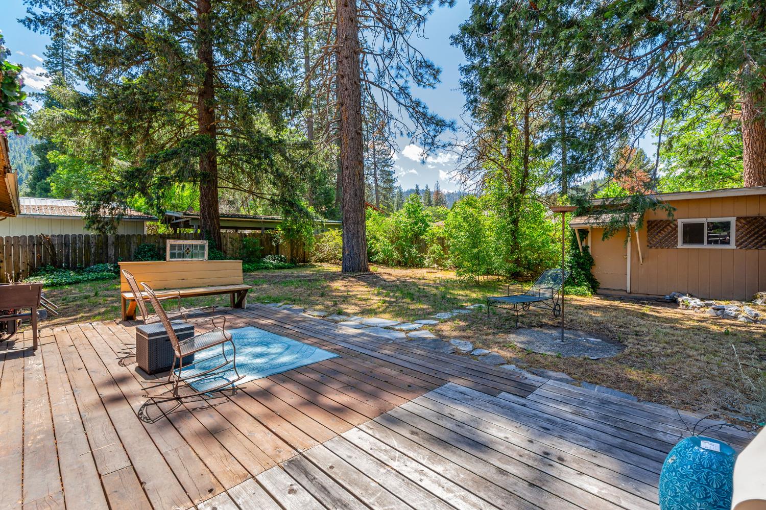 Detail Gallery Image 14 of 18 For 237 Katherine St, Quincy,  CA 95971 - 2 Beds | 1 Baths