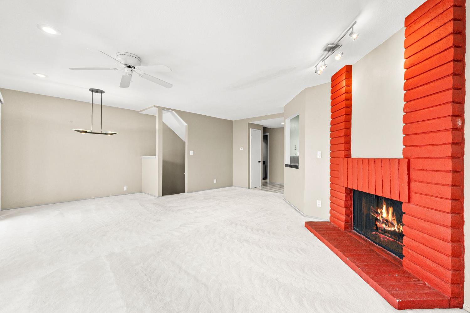 Detail Gallery Image 6 of 41 For 3124 Swallows Nest Dr, Sacramento,  CA 95833 - 2 Beds | 1/1 Baths