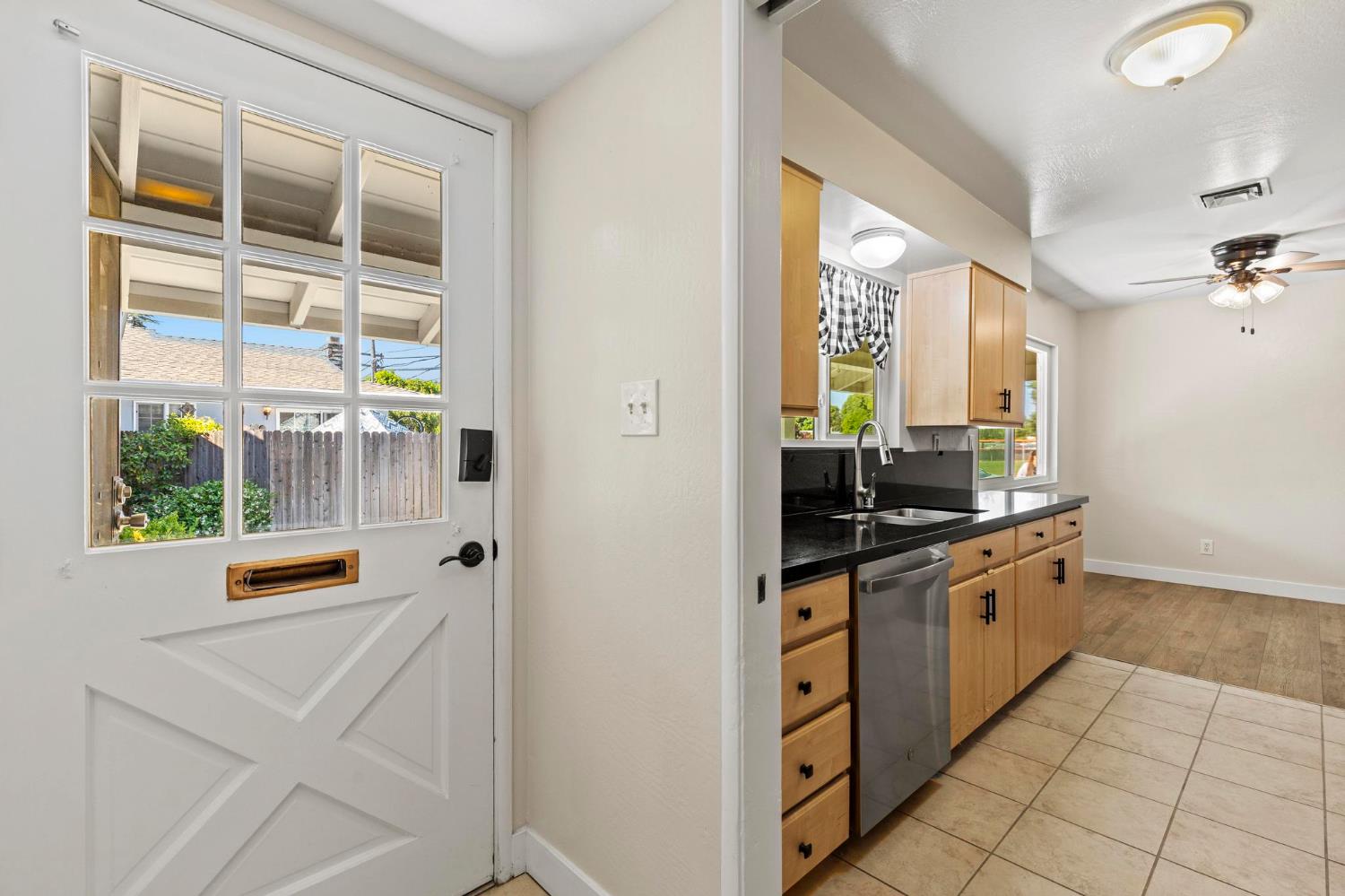 Detail Gallery Image 7 of 36 For 1713 Ramirez St #11,  Marysville,  CA 95901 - 3 Beds | 2 Baths