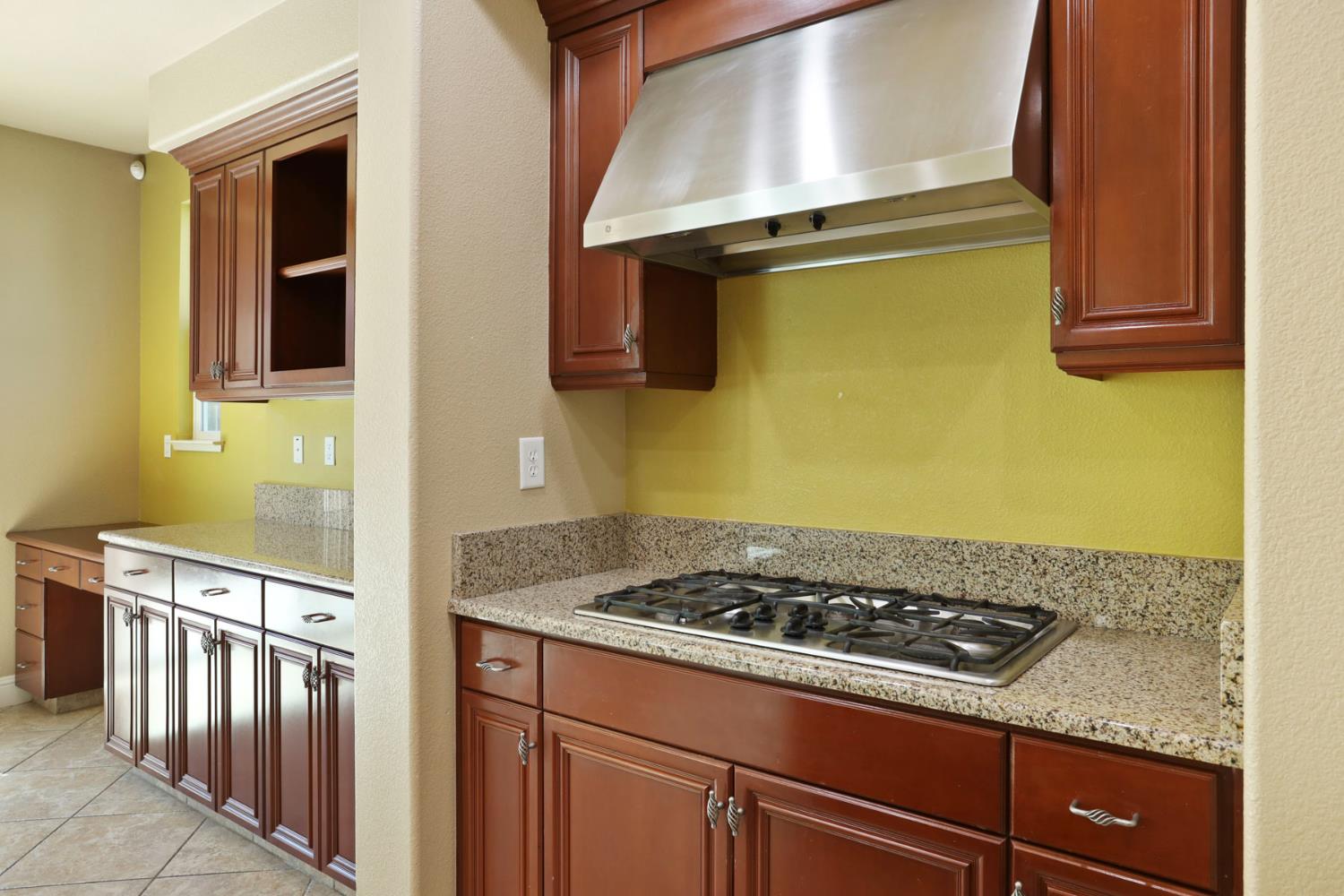 Detail Gallery Image 20 of 68 For 10305 Bridgeview Ln, Stockton,  CA 95219 - 5 Beds | 3 Baths