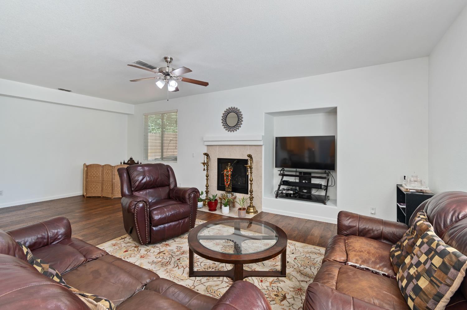 Detail Gallery Image 20 of 42 For 1045 Callander Way, Folsom,  CA 95630 - 4 Beds | 2/1 Baths